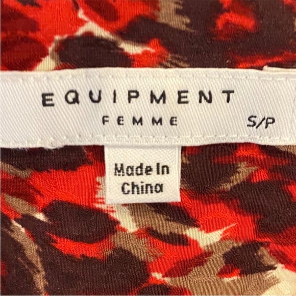 NWT Equipment Femme Red Leopard Viscose Button Down Blouse Top Shirt Size Small - Picture 10 of 11